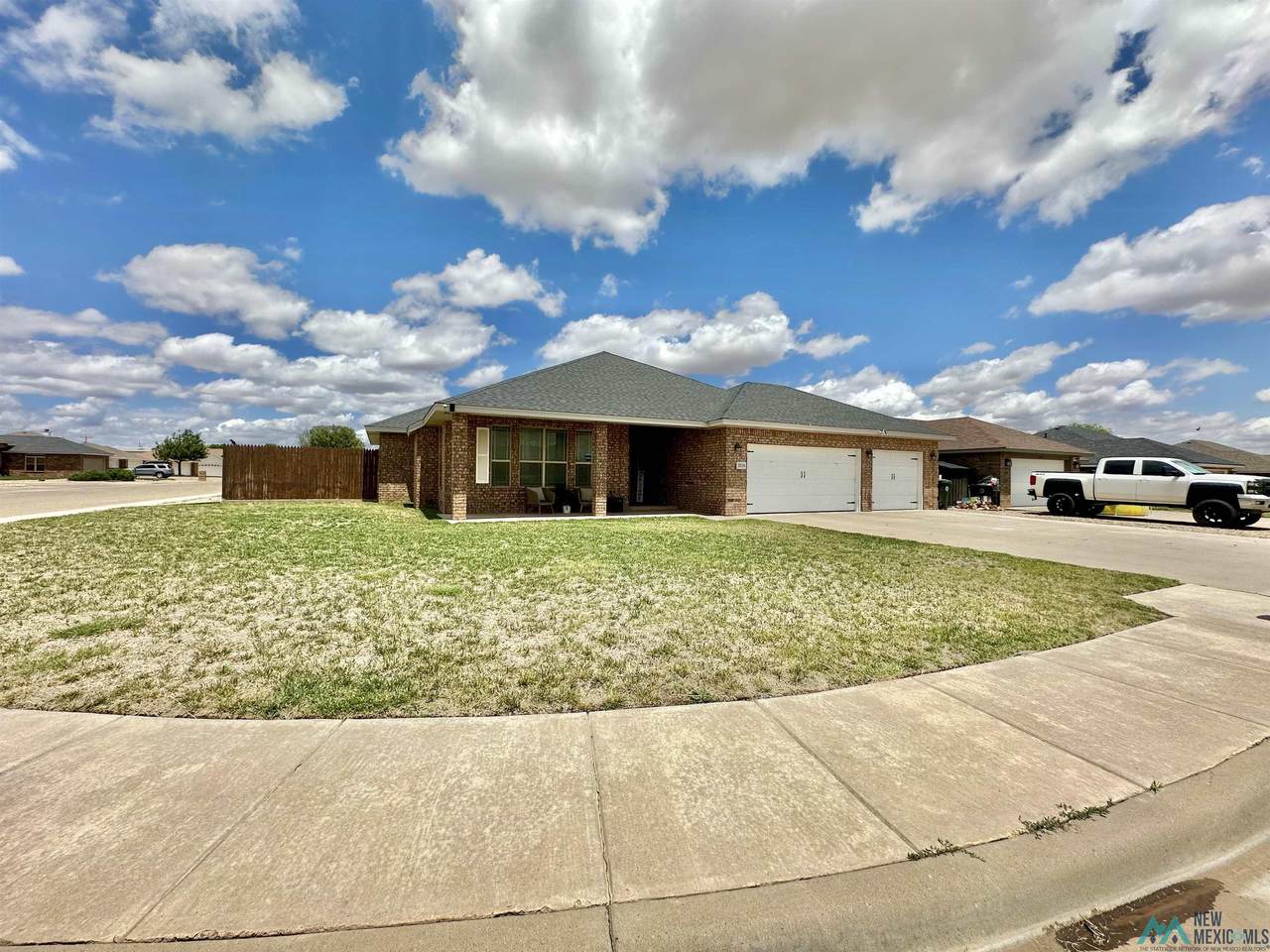 2316 Cobblestone Cir Circle - Photo 1