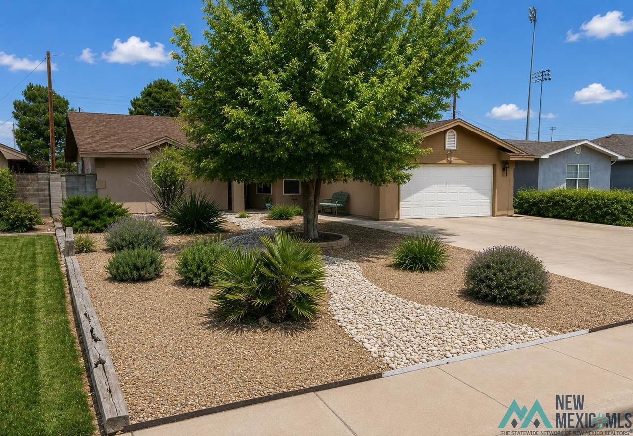 1605 Sunset Plac - Photo 1