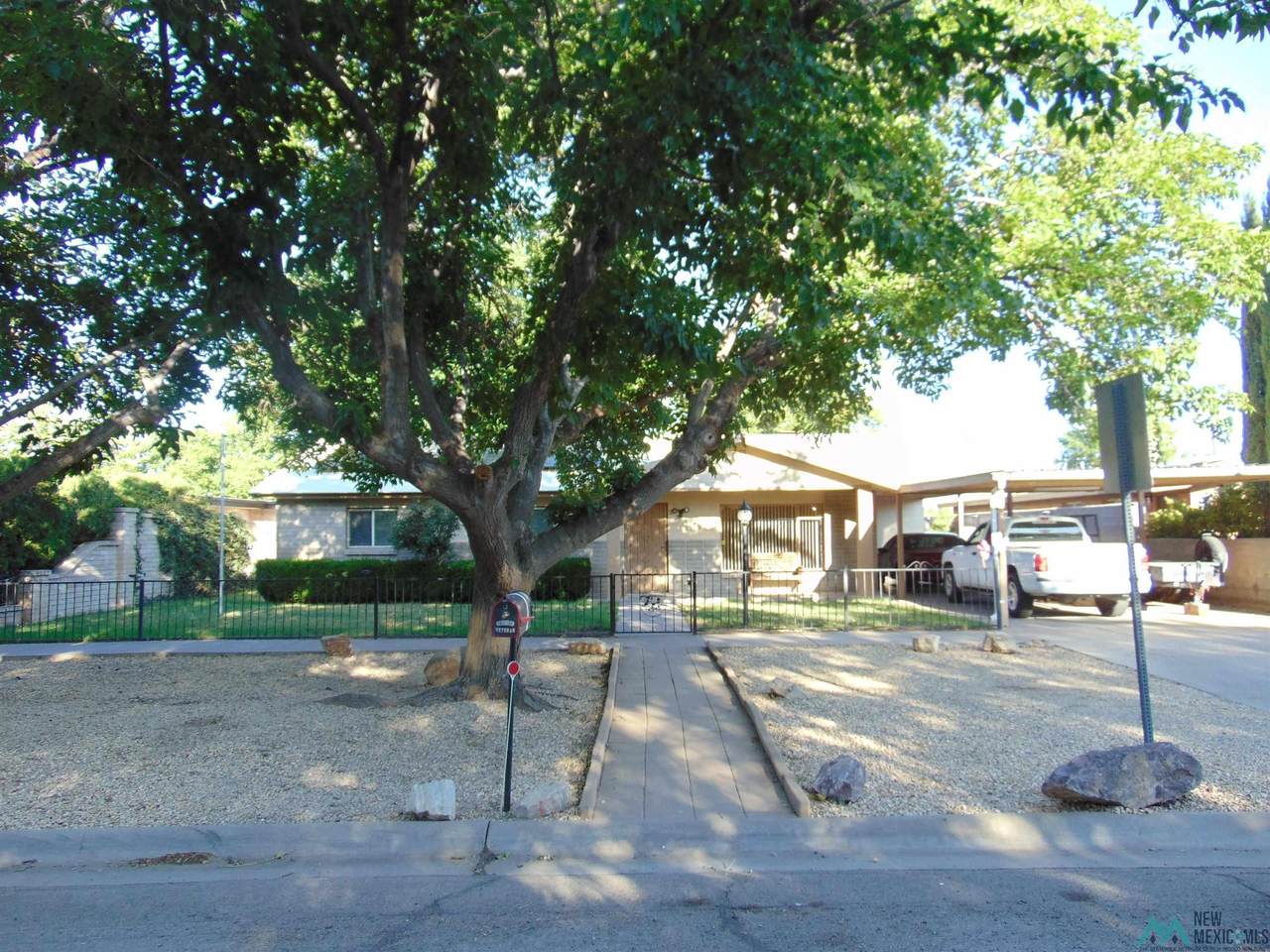 1014 Platinum Ave - Photo 1