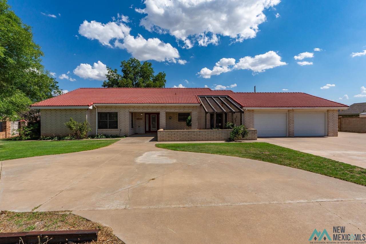312 17TH Ln - Photo 1