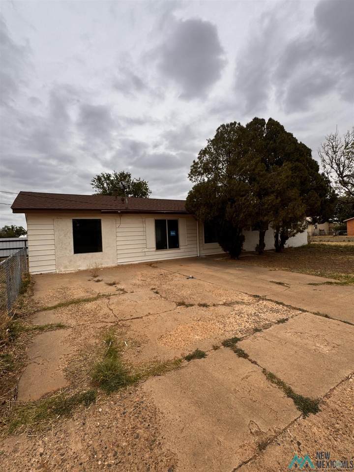 1200 Hondo St - Photo 1