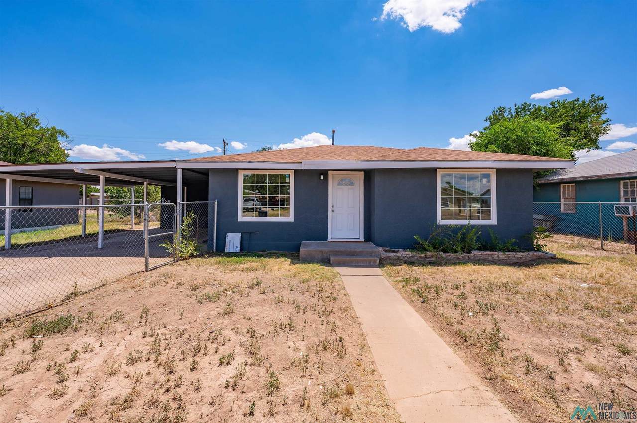 1008 Summit St - Photo 1