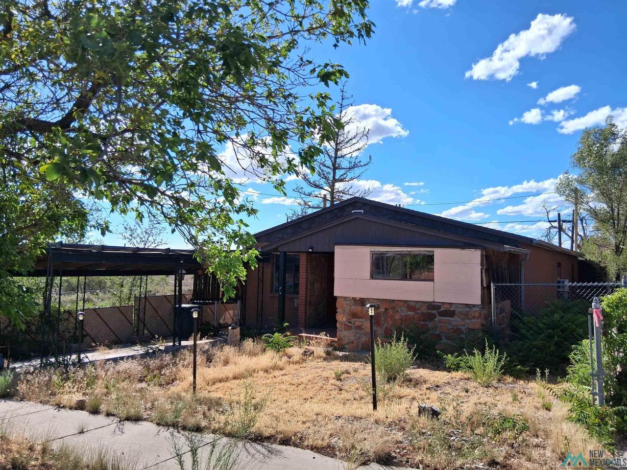 607 Hill Ave - Photo 1
