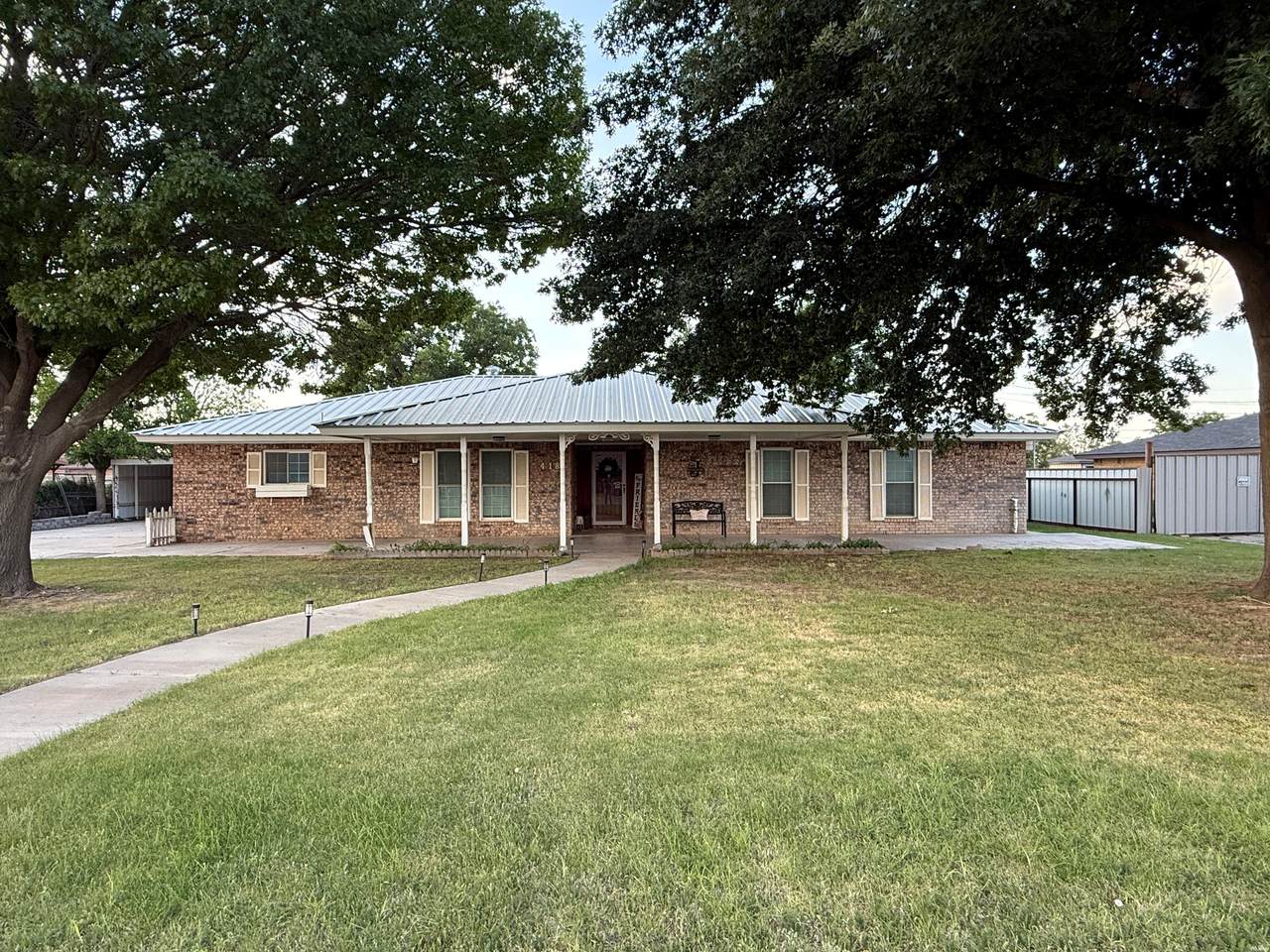 418 W. Martin St - Photo 1