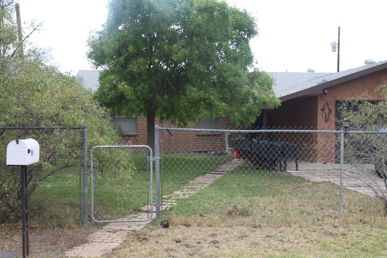 1400 Sandburg Dr - Photo 1