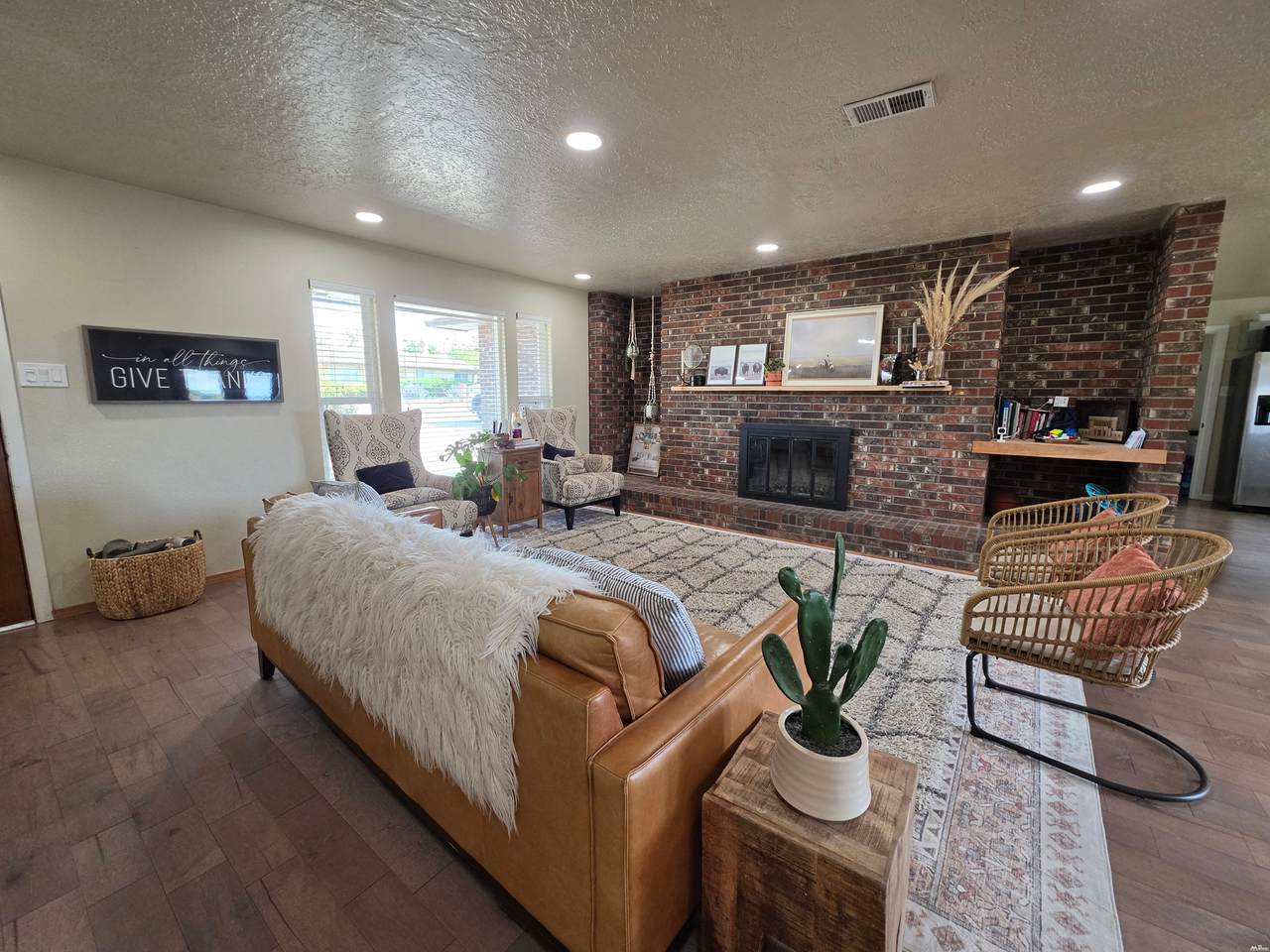https://bt-photos.global.ssl.fastly.net/newmexico/1280_boomver_1_26000155-1.jpg