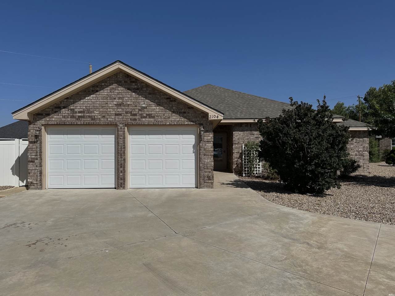 2104 Mockingbird Ln - Photo 1