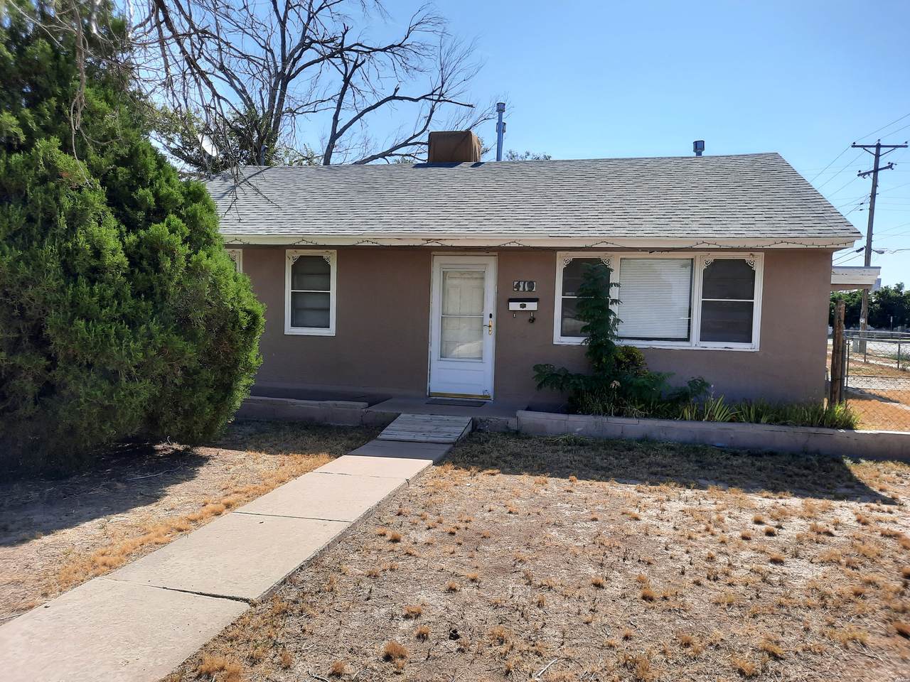 419 Aspen Ave - Photo 1