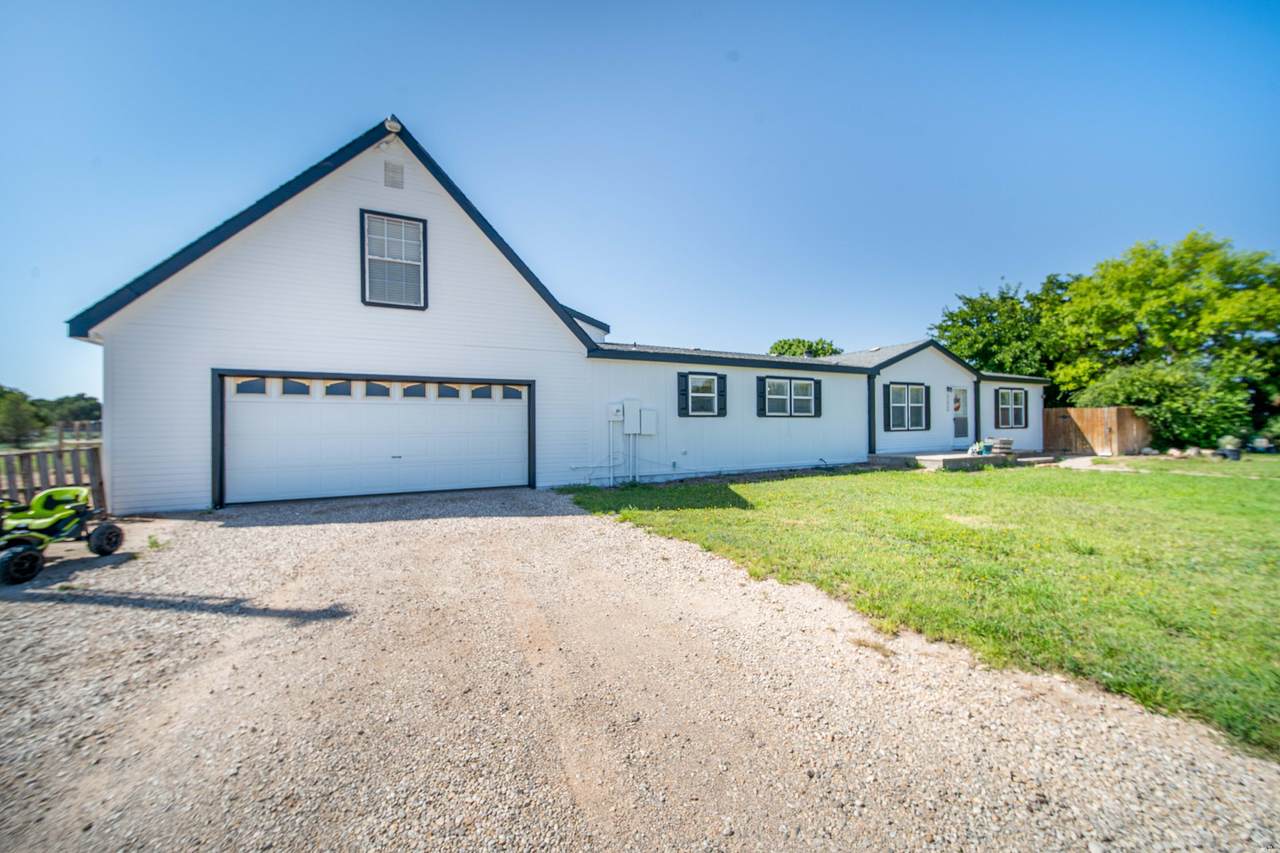 1011 Seneca Ln - Photo 1