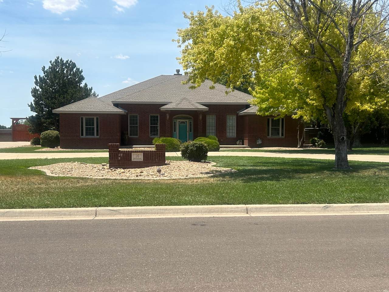 16 North Village Dr - Photo 1