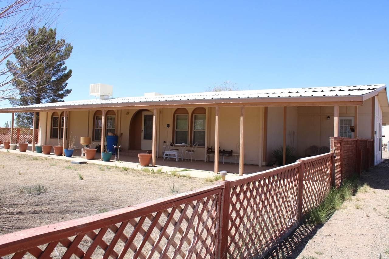 2575 Luna Rd - Photo 1