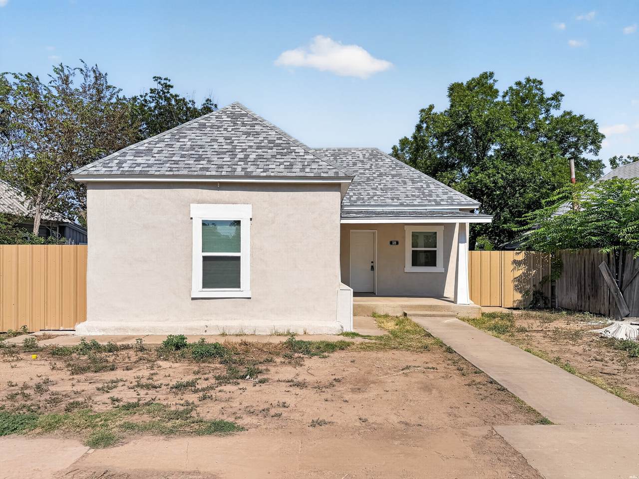 109 S Lea Ave - Photo 1