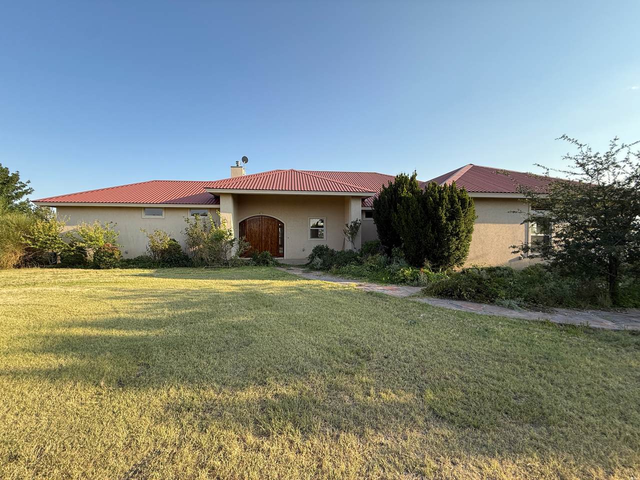 2027 College Ln - Photo 1