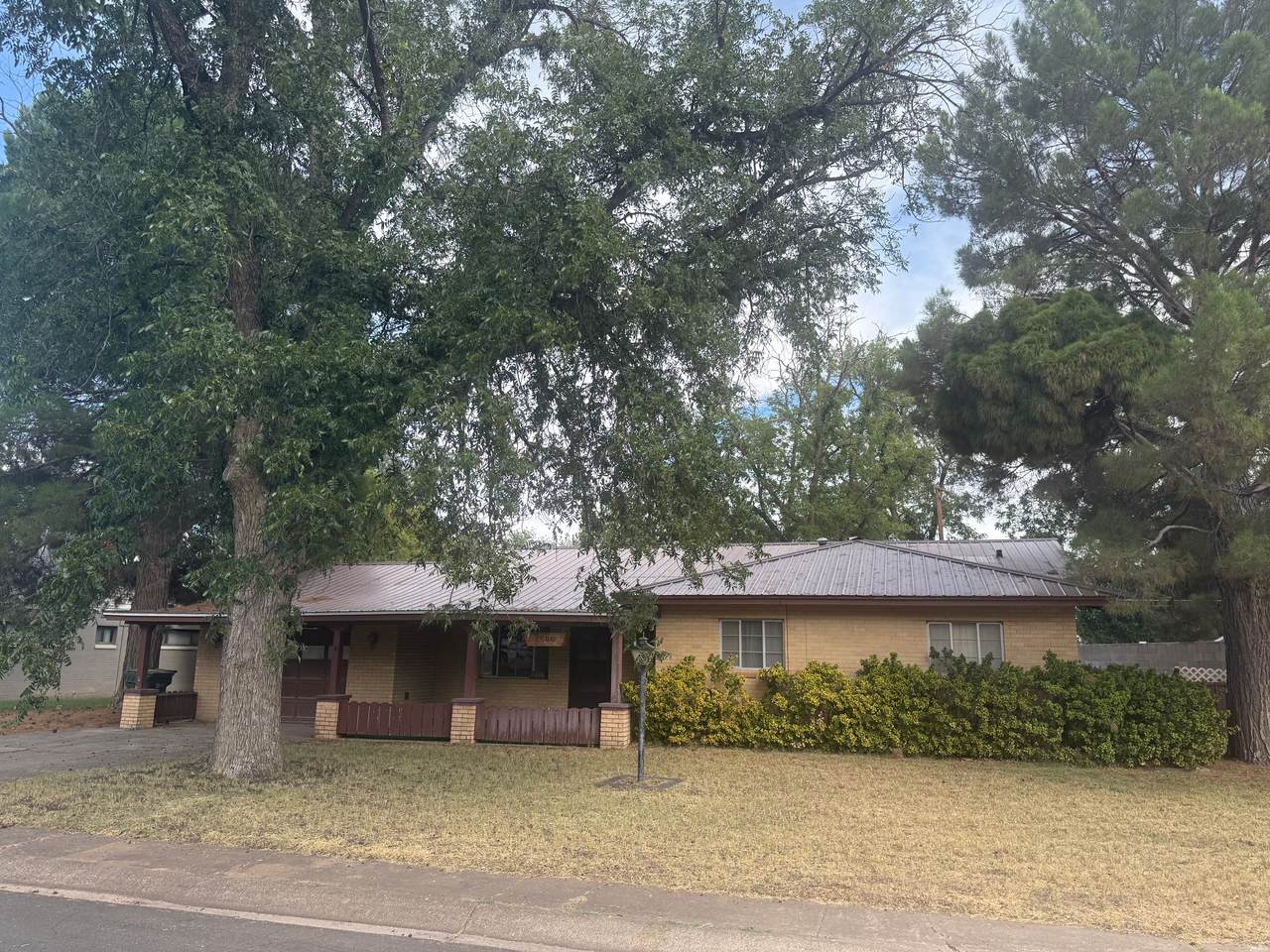 1506 Bryan Cir - Photo 1