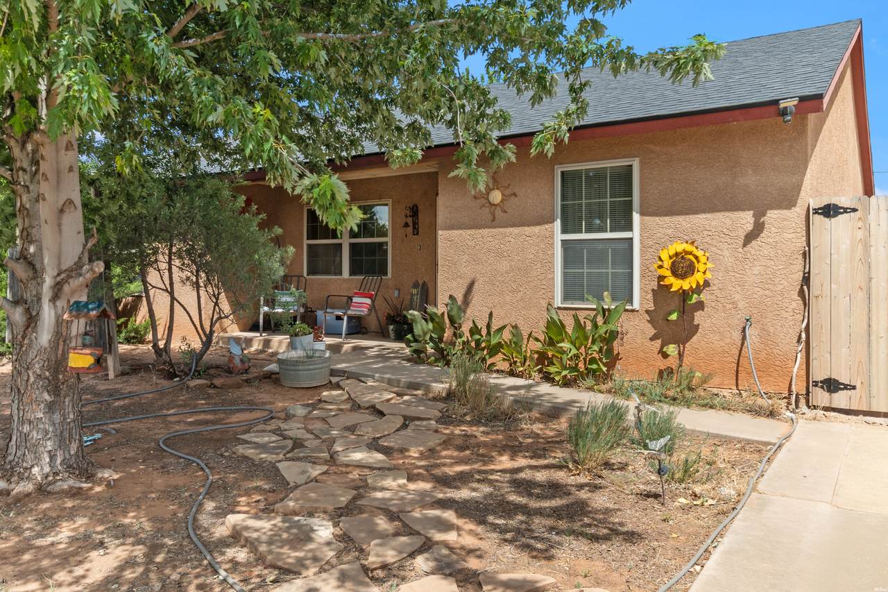 1621 Cameo St - Photo 1