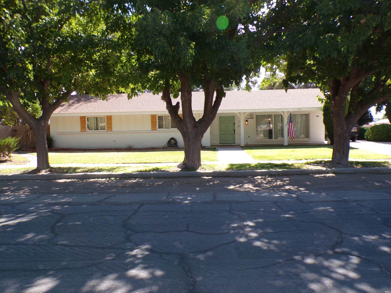 1021 Platinum Ave - Photo 1
