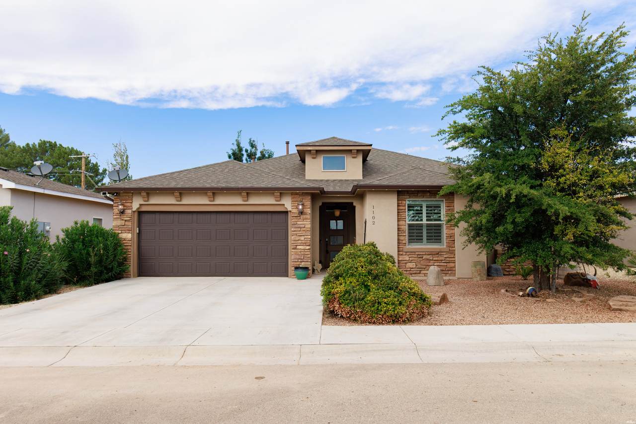 1102 Chitalpa Ct - Photo 1