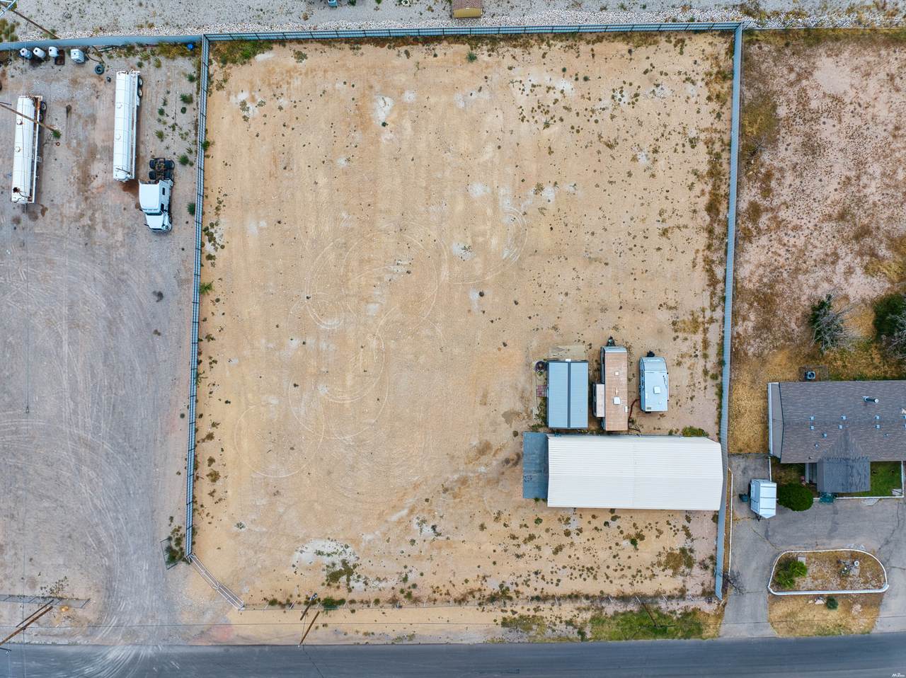 301 301  W Rose - Photo 1