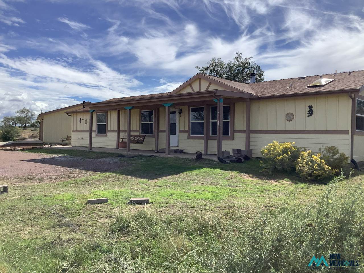 108 Crestview - Photo 1