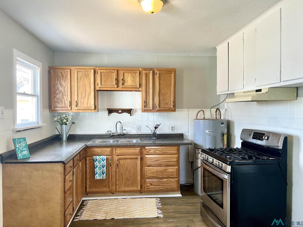 1819 Ross - Photo 1