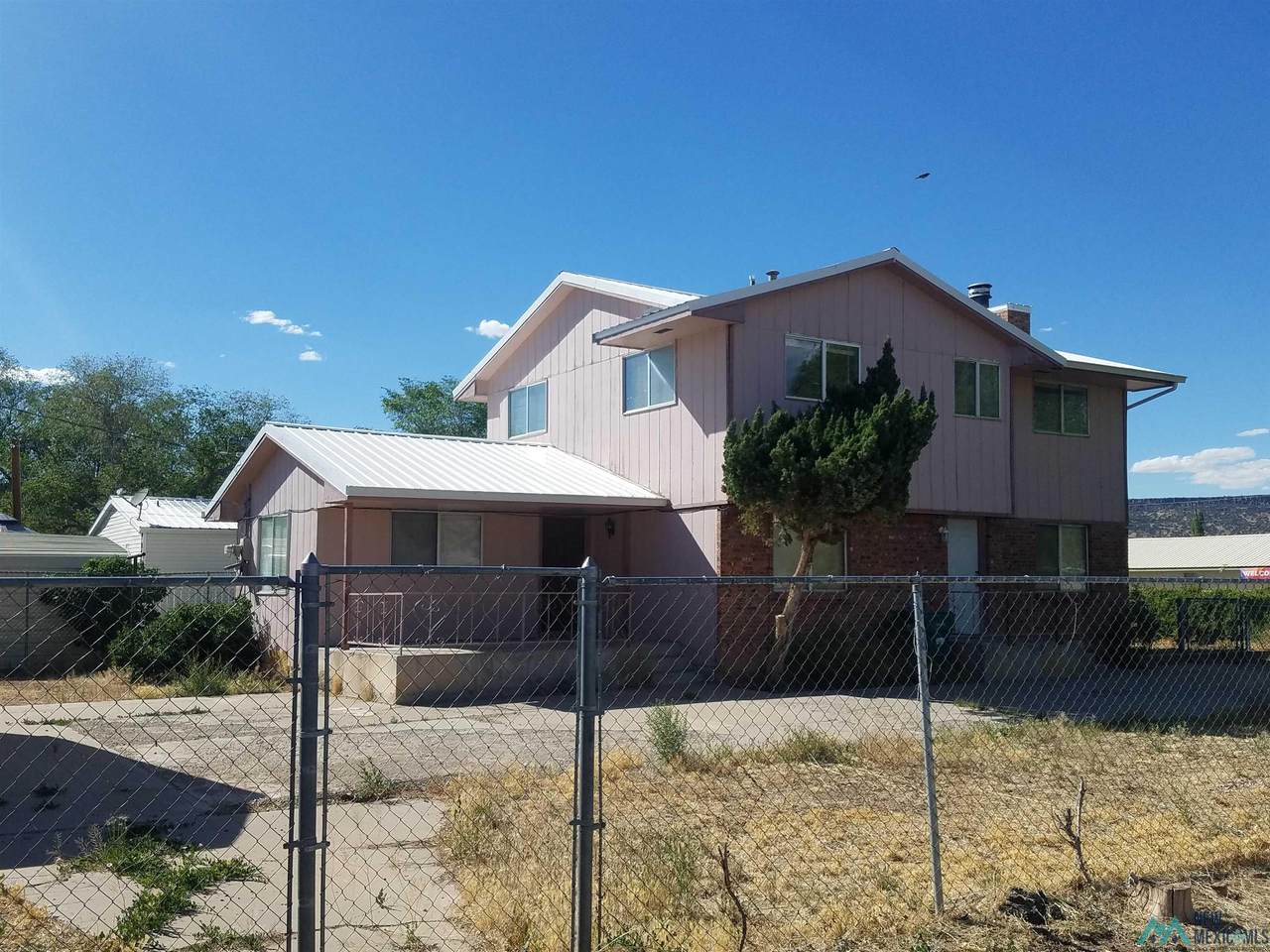 327 Washington - Photo 1