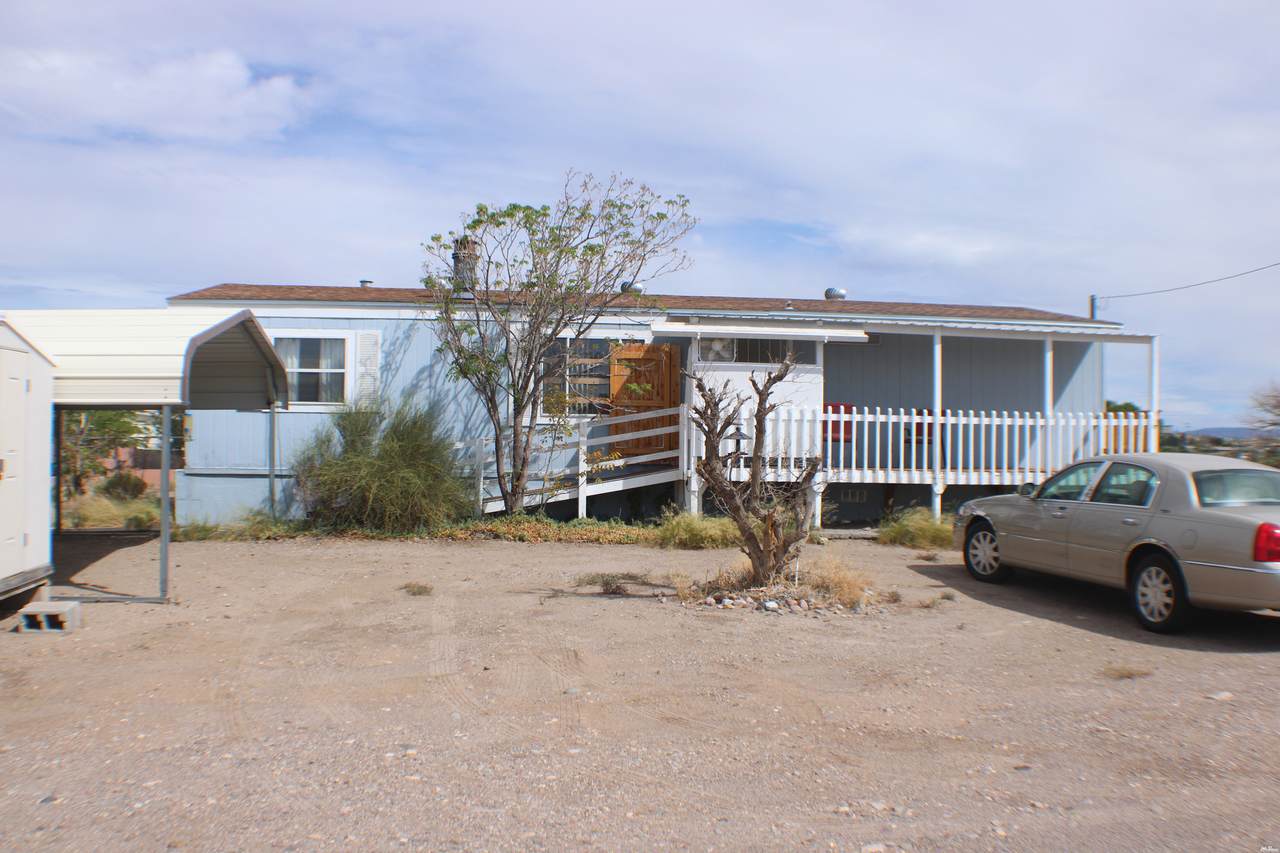 415 Locust St - Photo 1