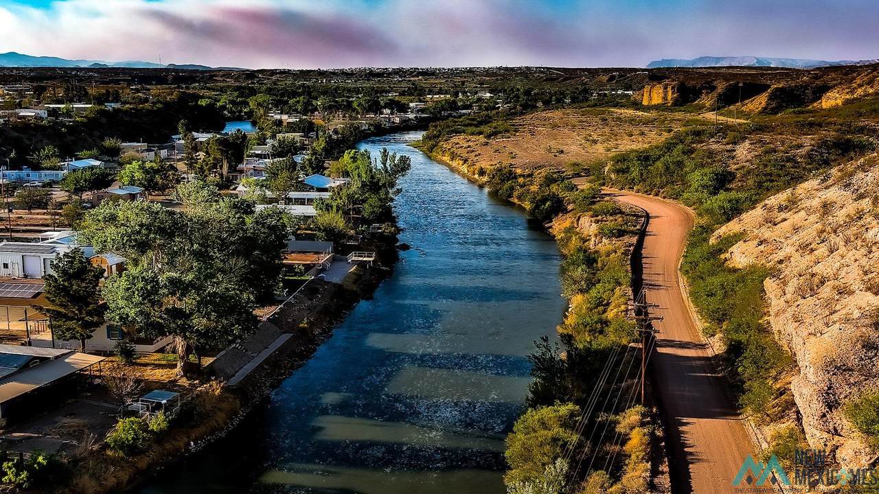 613-615 Riverside - Photo 1