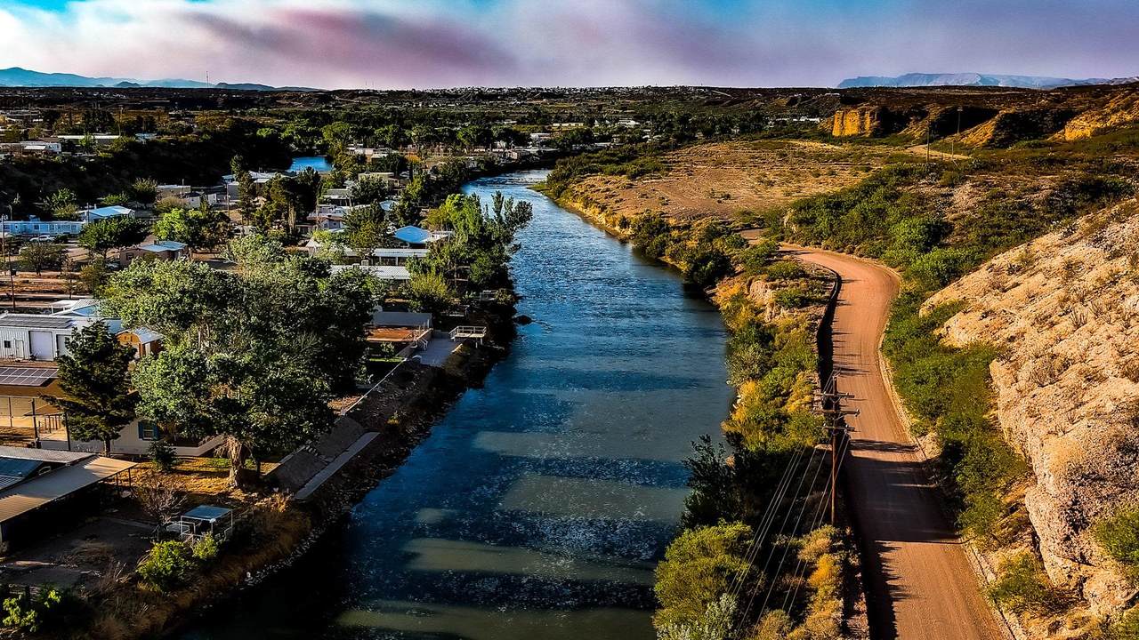 703-705 Riverside - Photo 1