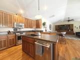 806 Sierra Vista Drive - Photo 9