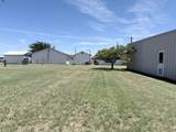 909 Ave B - Photo 20