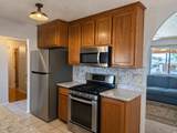 905 Spruce St - Photo 3