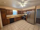 802 Hall Dr - Photo 17