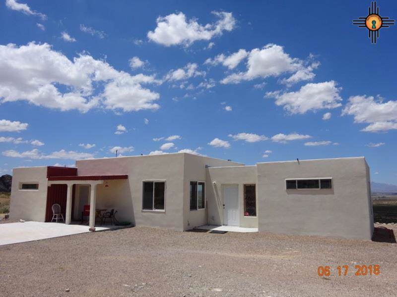 8205 Coyote Road Se - Photo 1