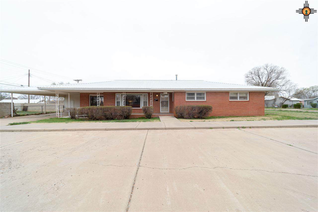 701 11th - Photo 1