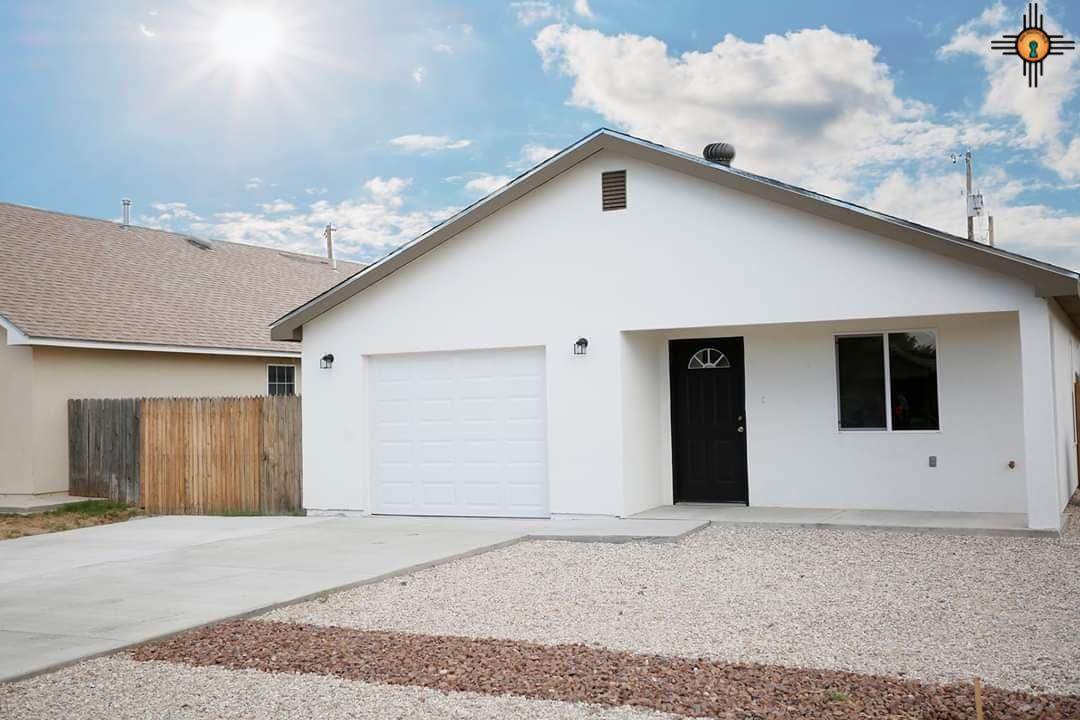 1009 Jason St - Photo 1