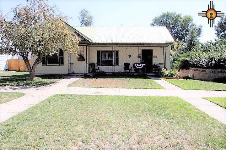 325 4th St - Photo 1