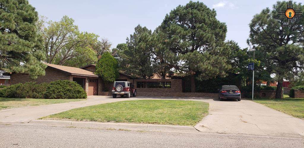 1503 Ave A - Photo 1