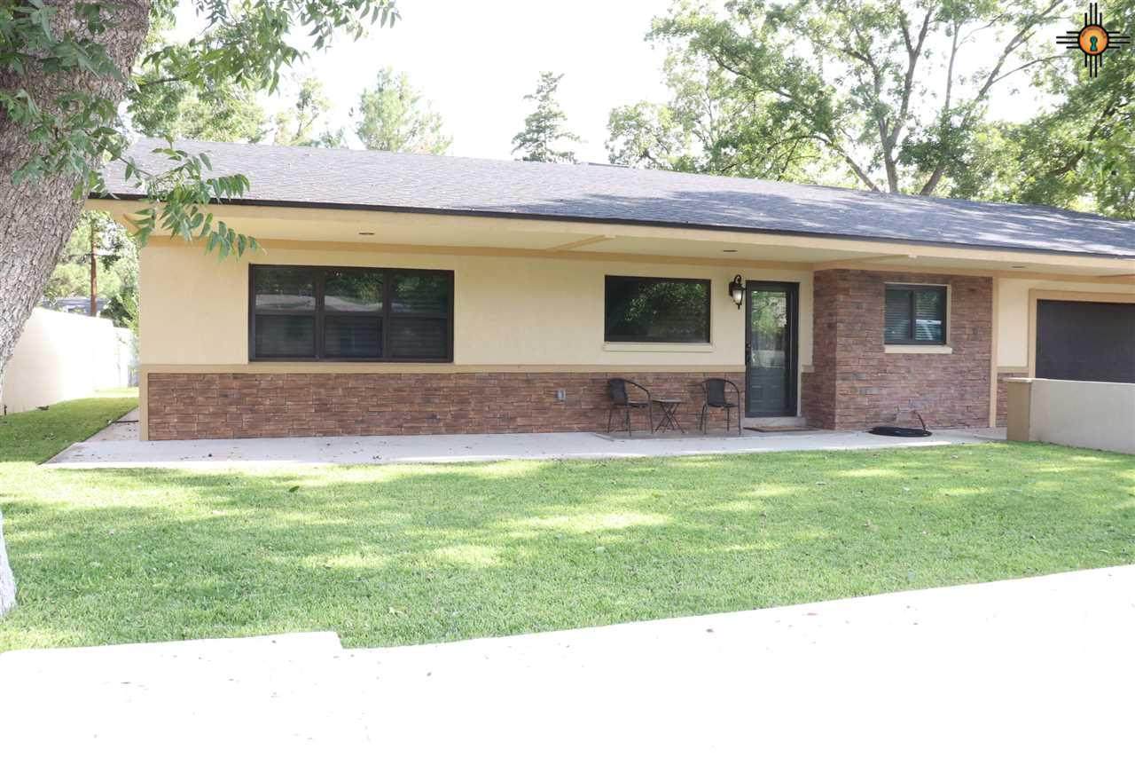 1406 Country Club Circle - Photo 1