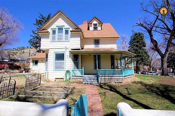 240 4th St - Photo 1