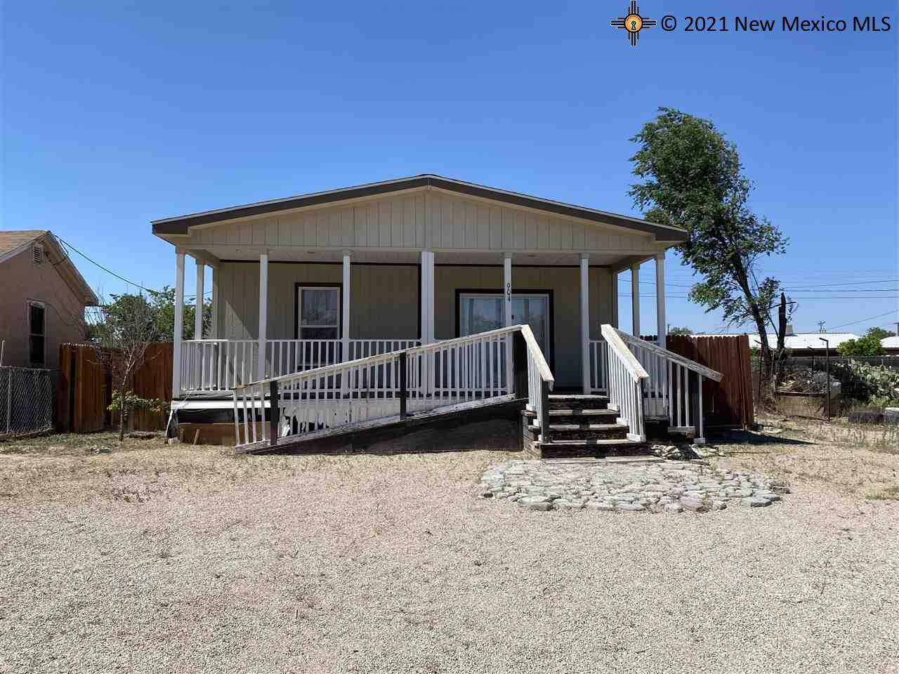 904 Bates Ave - Photo 1