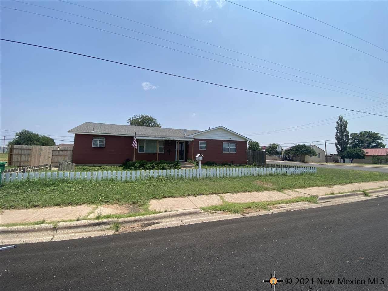 402 Morris - Photo 1
