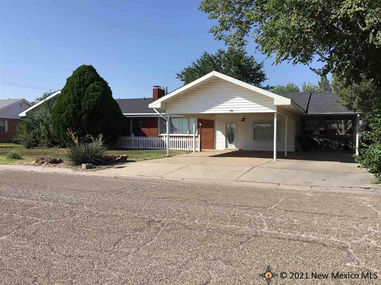 918 15th St - Photo 1
