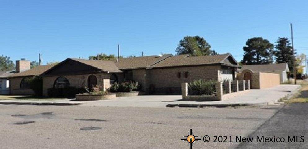606 Walnut - Photo 1