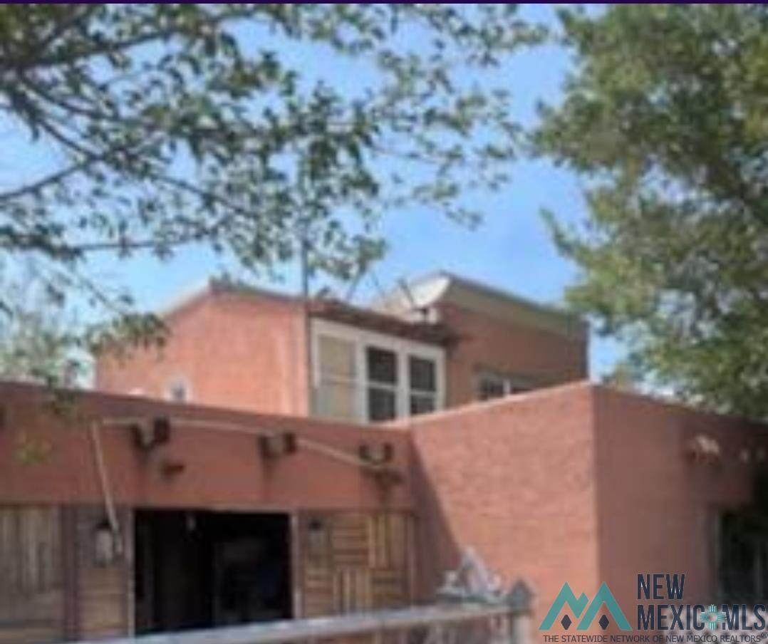 503 Locust - Photo 1