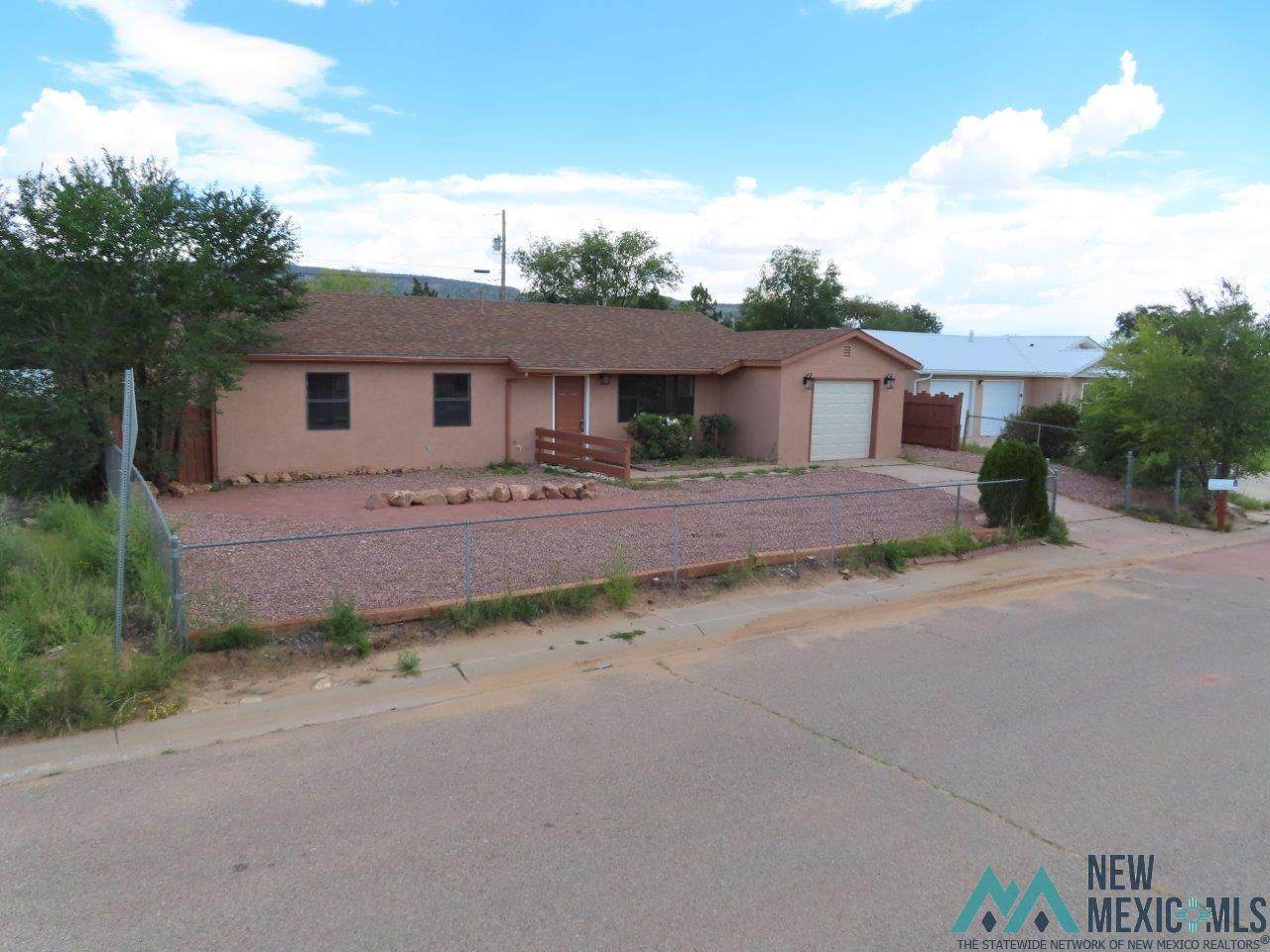 816 Alhambra - Photo 1