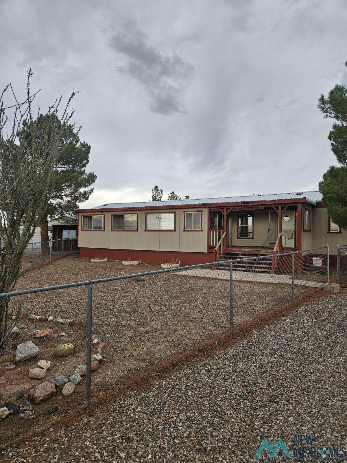 465 Apache Hills Dr Ne - Photo 1