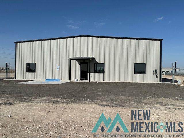 880 Derrick - Photo 1