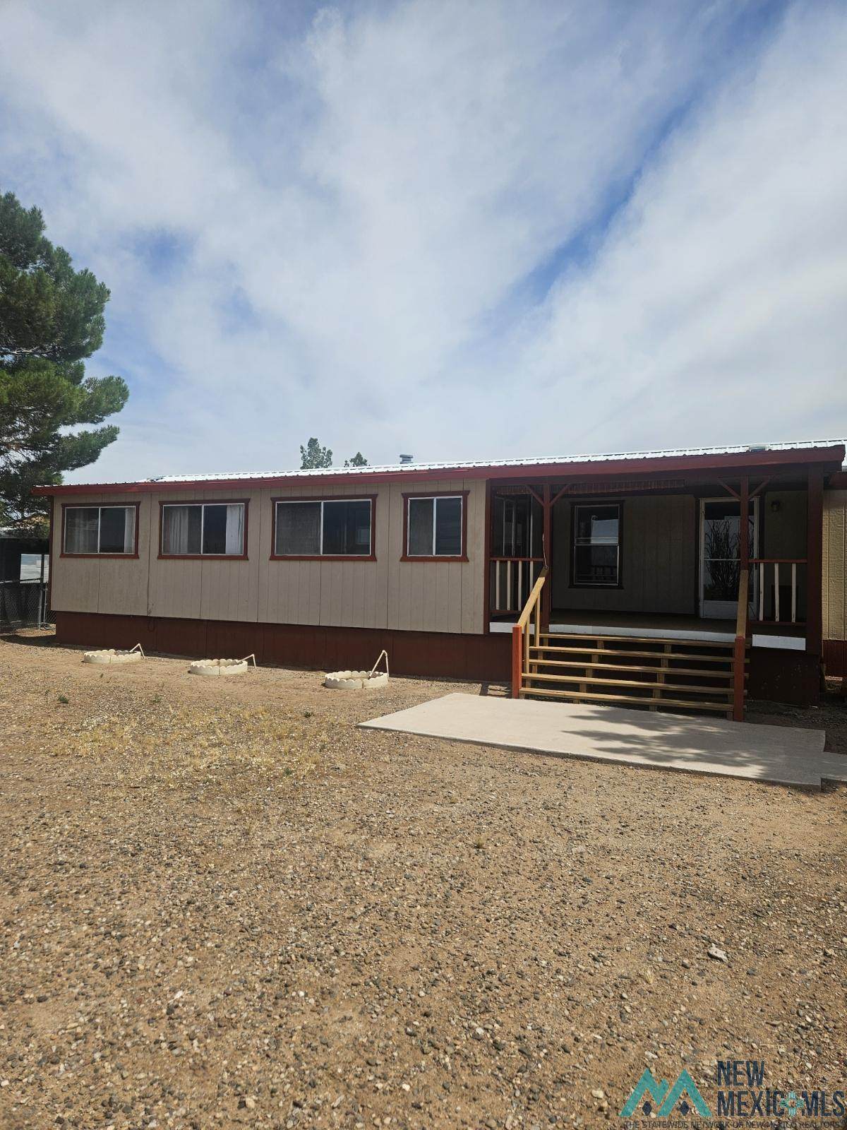 465 Apache Hills Dr Ne - Photo 1