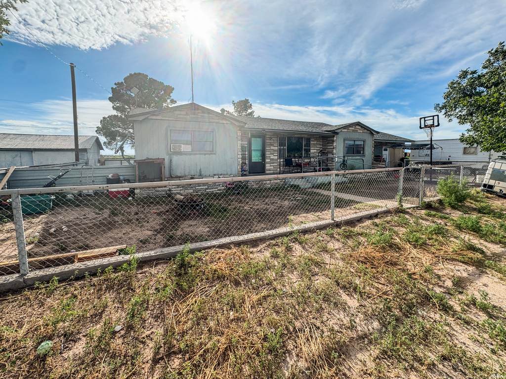 7319 W Alabama St - Photo 1