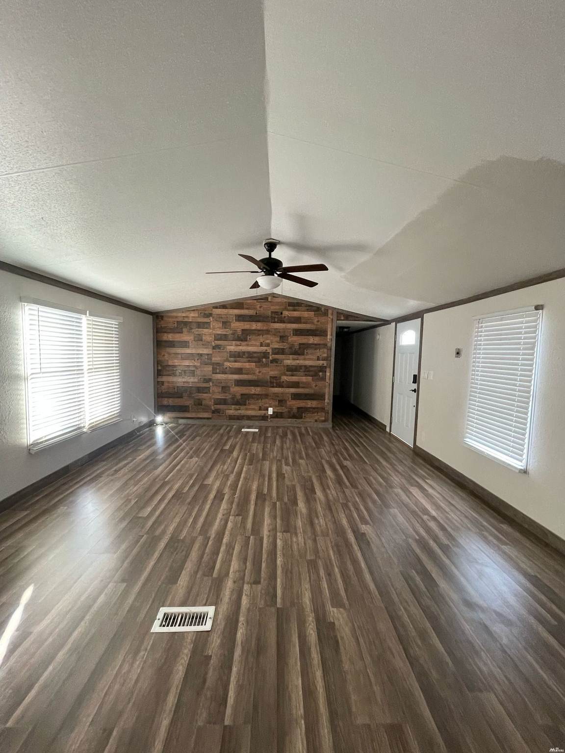 https://bt-photos.global.ssl.fastly.net/newmexico/1280_boomver_1_26000248-1.jpg